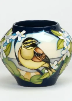 Fashion Moorcroft Cirl Bunting Vase 402/4 - Ltd Ed 30 Moorcroft