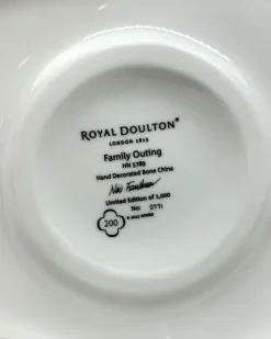 Fashion Royal Doulton Family Outing Figurine HN5789 - Ltd Ed 1000 *LAST ONE Pottery-Porcelain-China