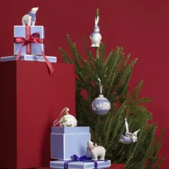 Hot Wedgwood 2022 Christmas Pine Cone Ornament Christmas